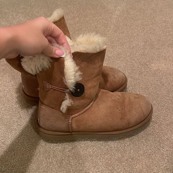 Womens Bailey Button Uggs (womens) - Picture 2 of 5